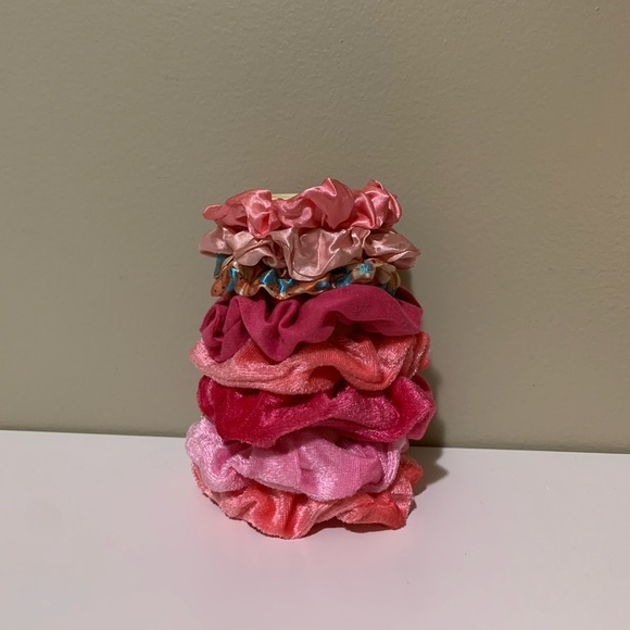 Scrunchies - Picture 1 of 10